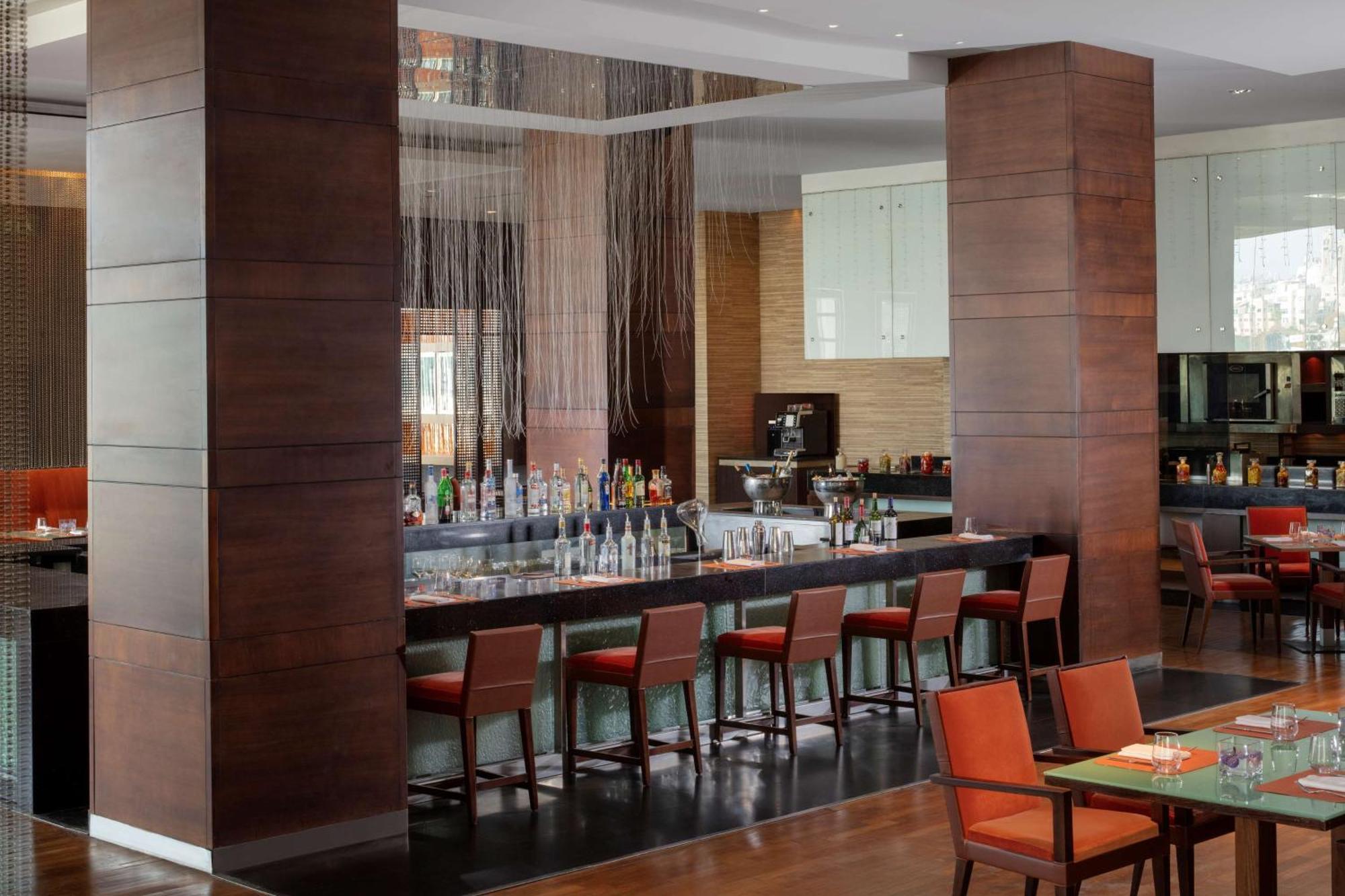 Hotel Grand Hyatt Amman Zewnętrze zdjęcie The bar at the hotel